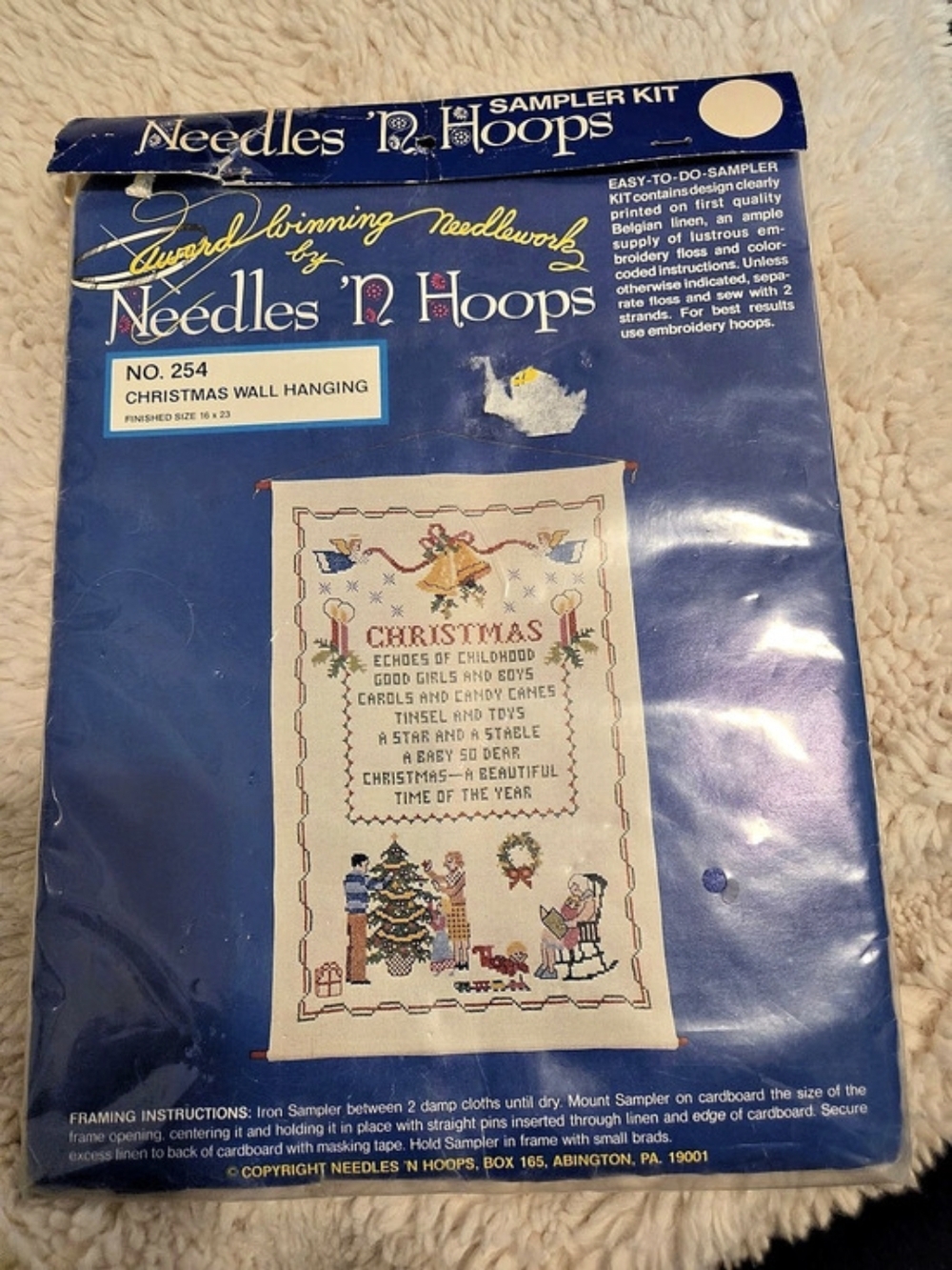 Needles 'N Hoops No. 254 Christmas Hanging Christmas Embroidery Kit